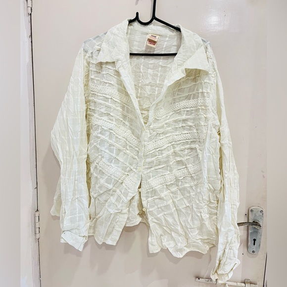 White very beautiful shirt - Picture 5 of 11